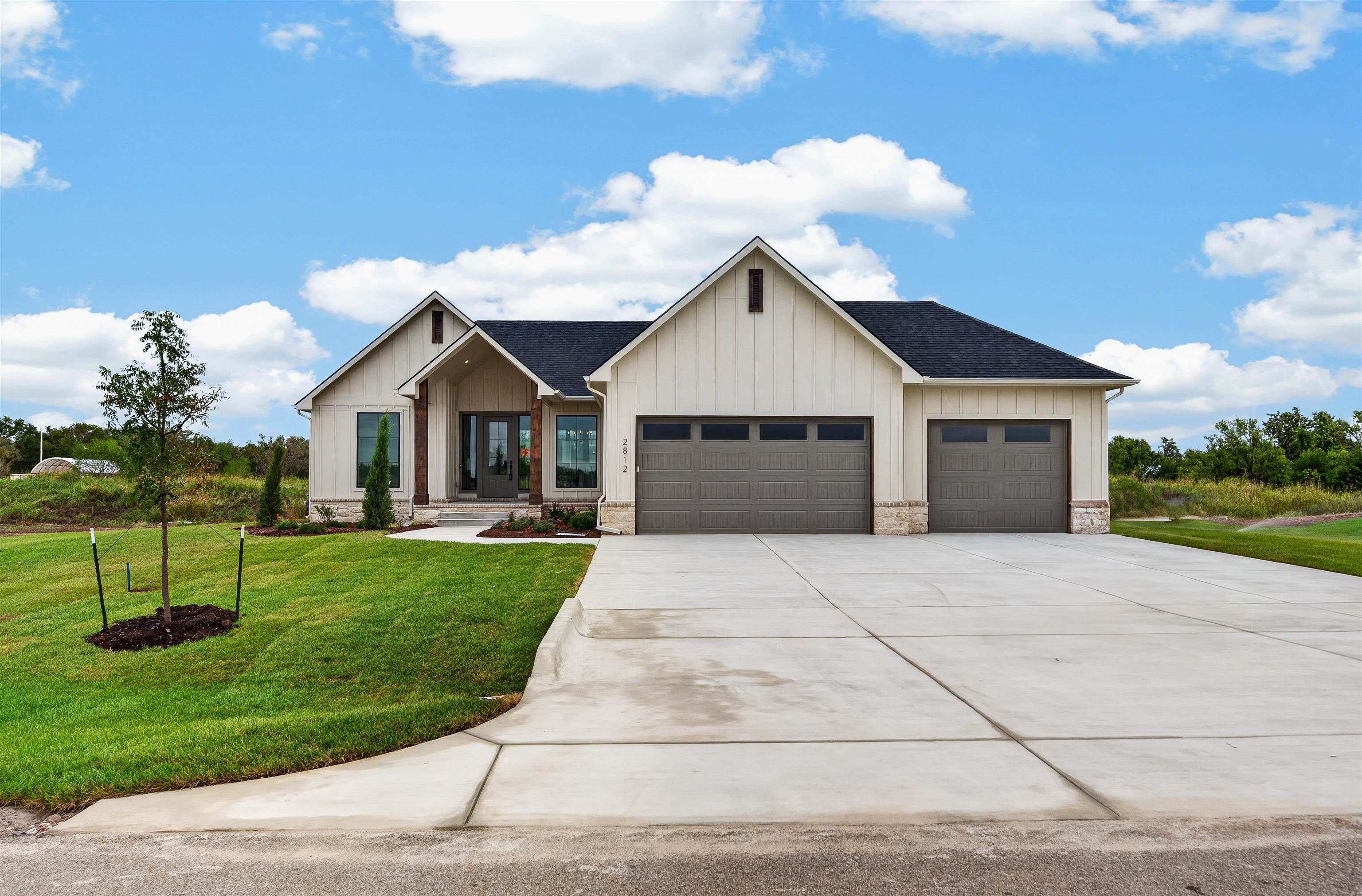2812 E Kay St, Derby