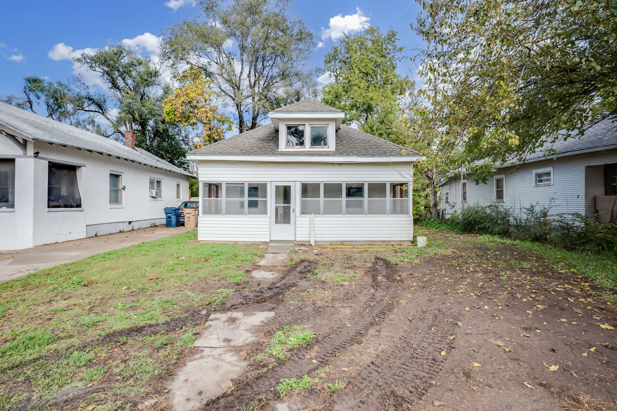 724 E 1st Ave, Hutchinson