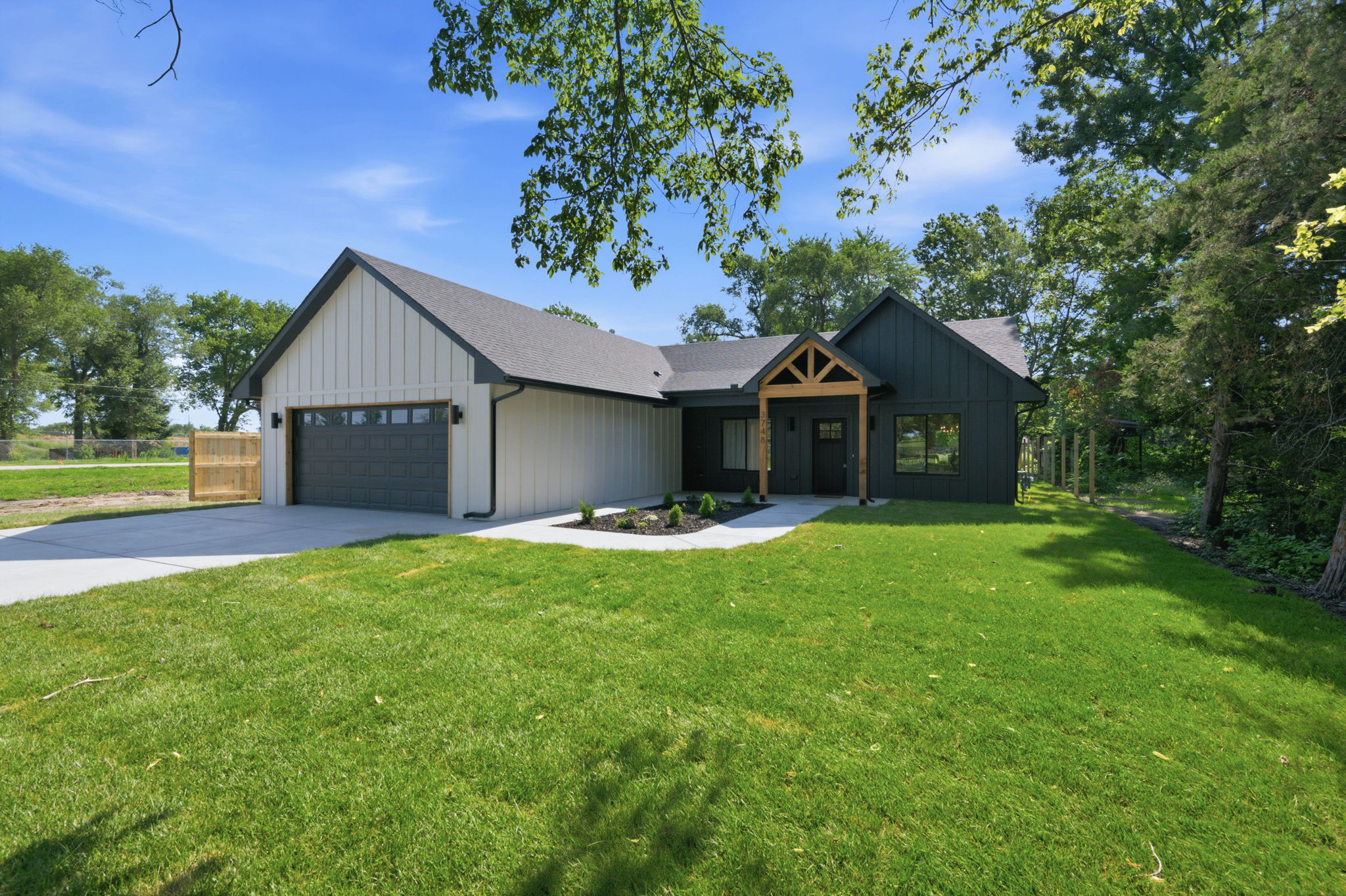 3748 N Salina Rd, Wichita