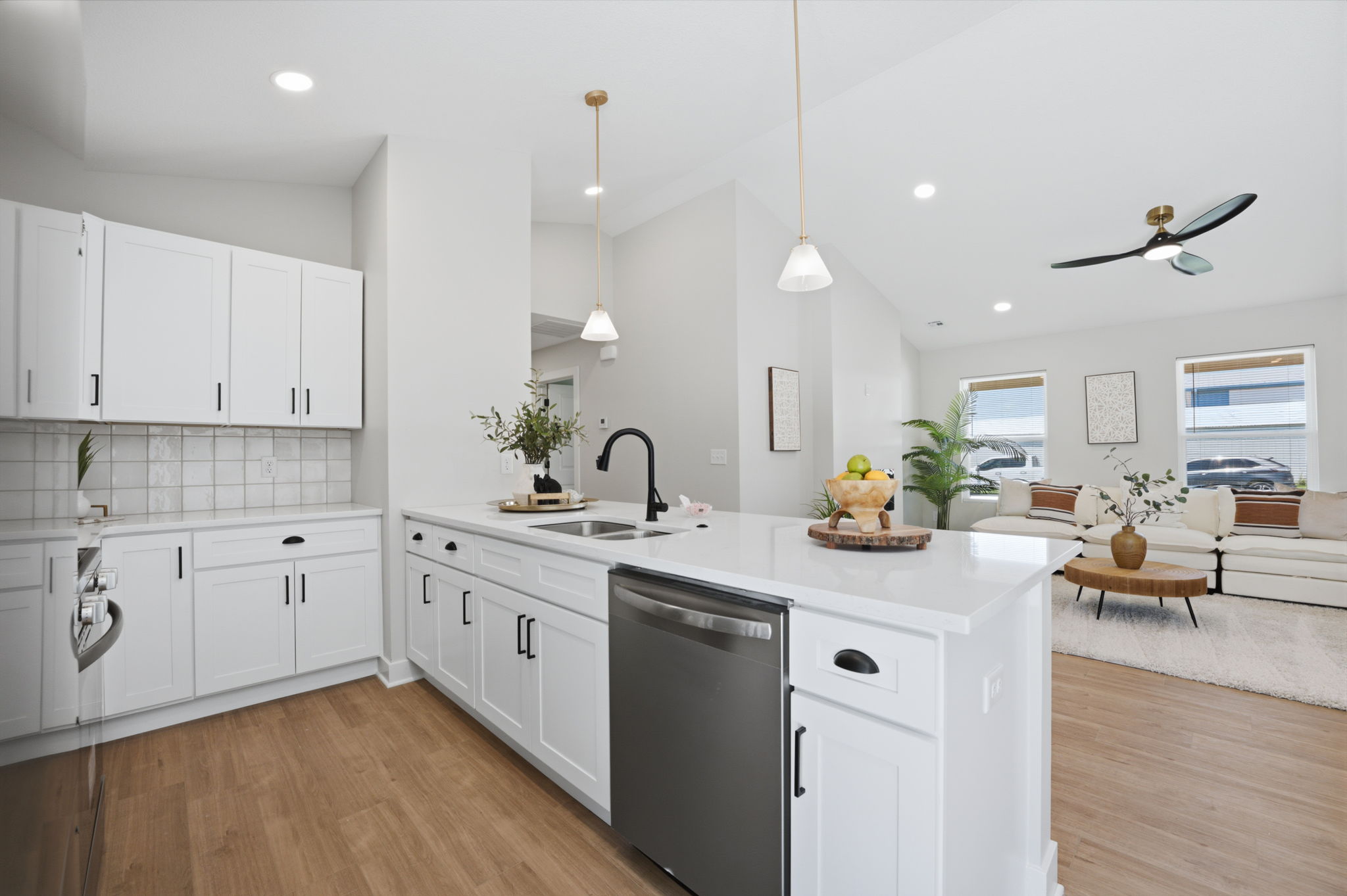 765 N Kansas Ct