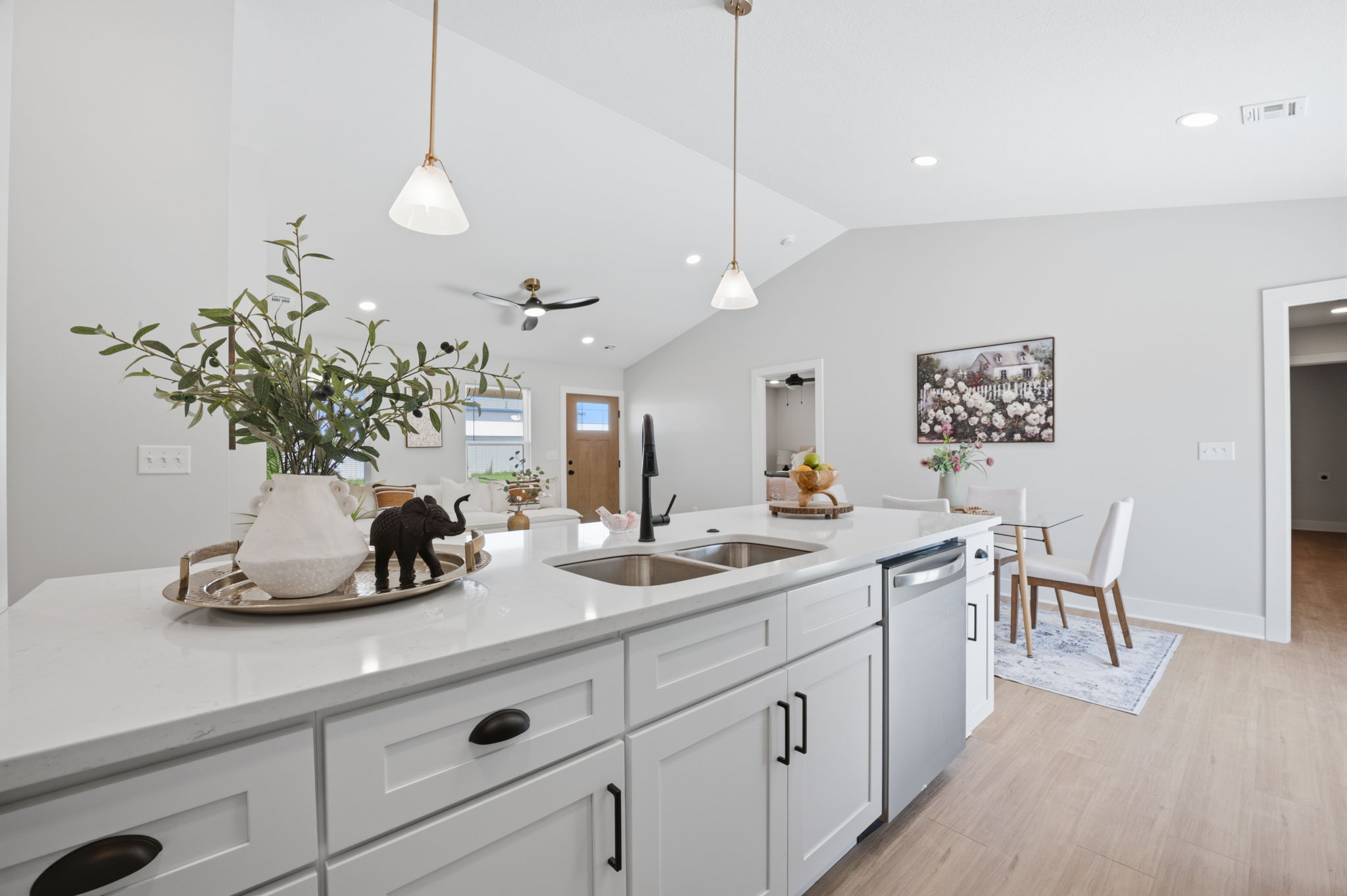 765 N Kansas Ct